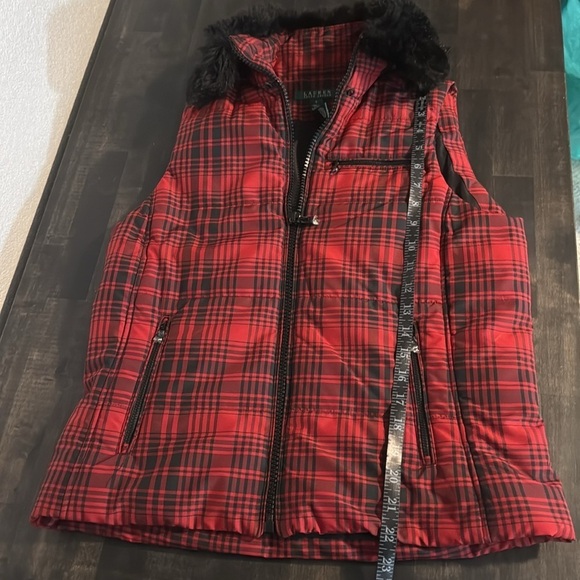 Lauren Ralph Lauren Red Plaid Faux Fur Collar Zip Puffer Vest Size Small NWOT - Picture 7 of 7